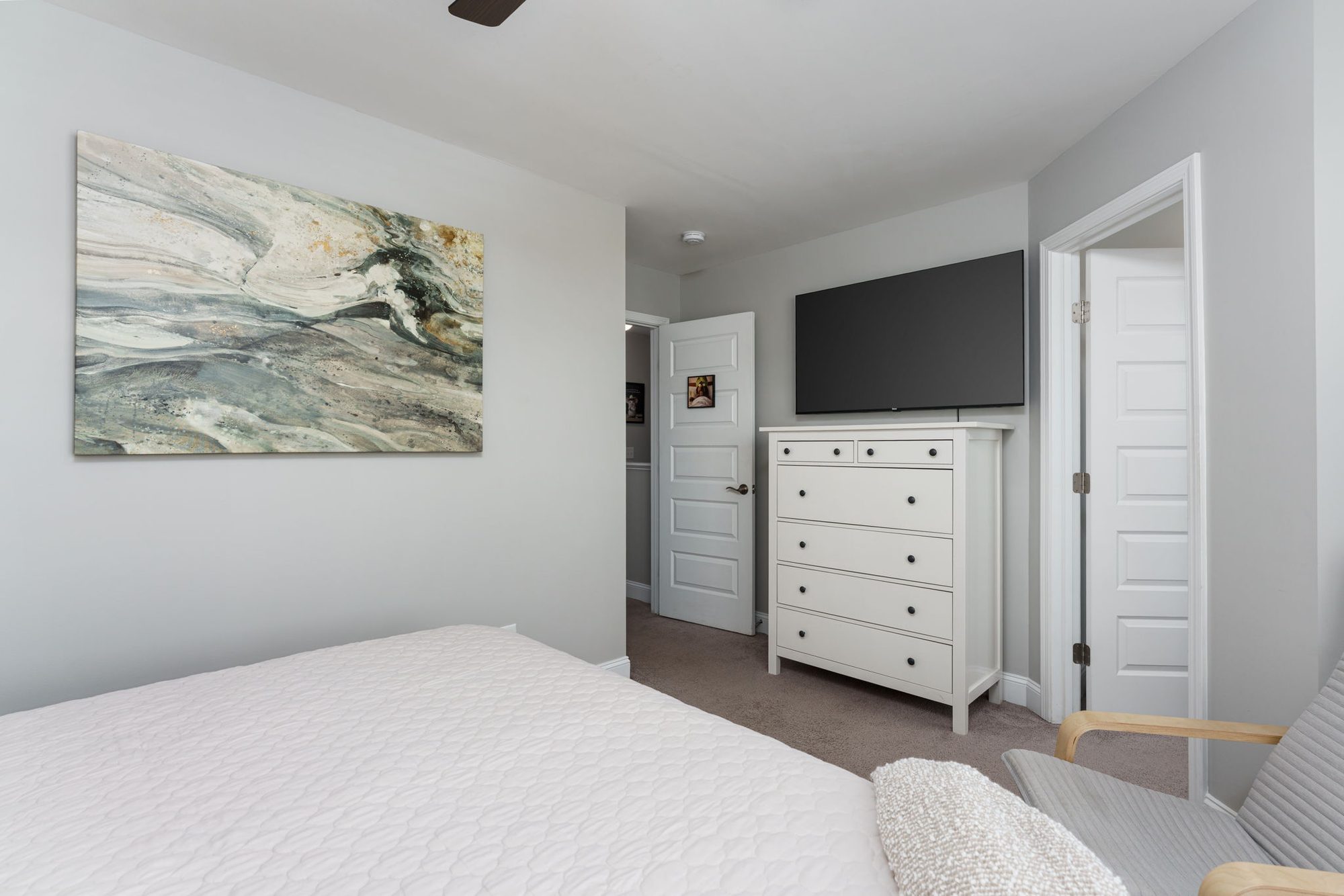 Second king bedroom — additional angle