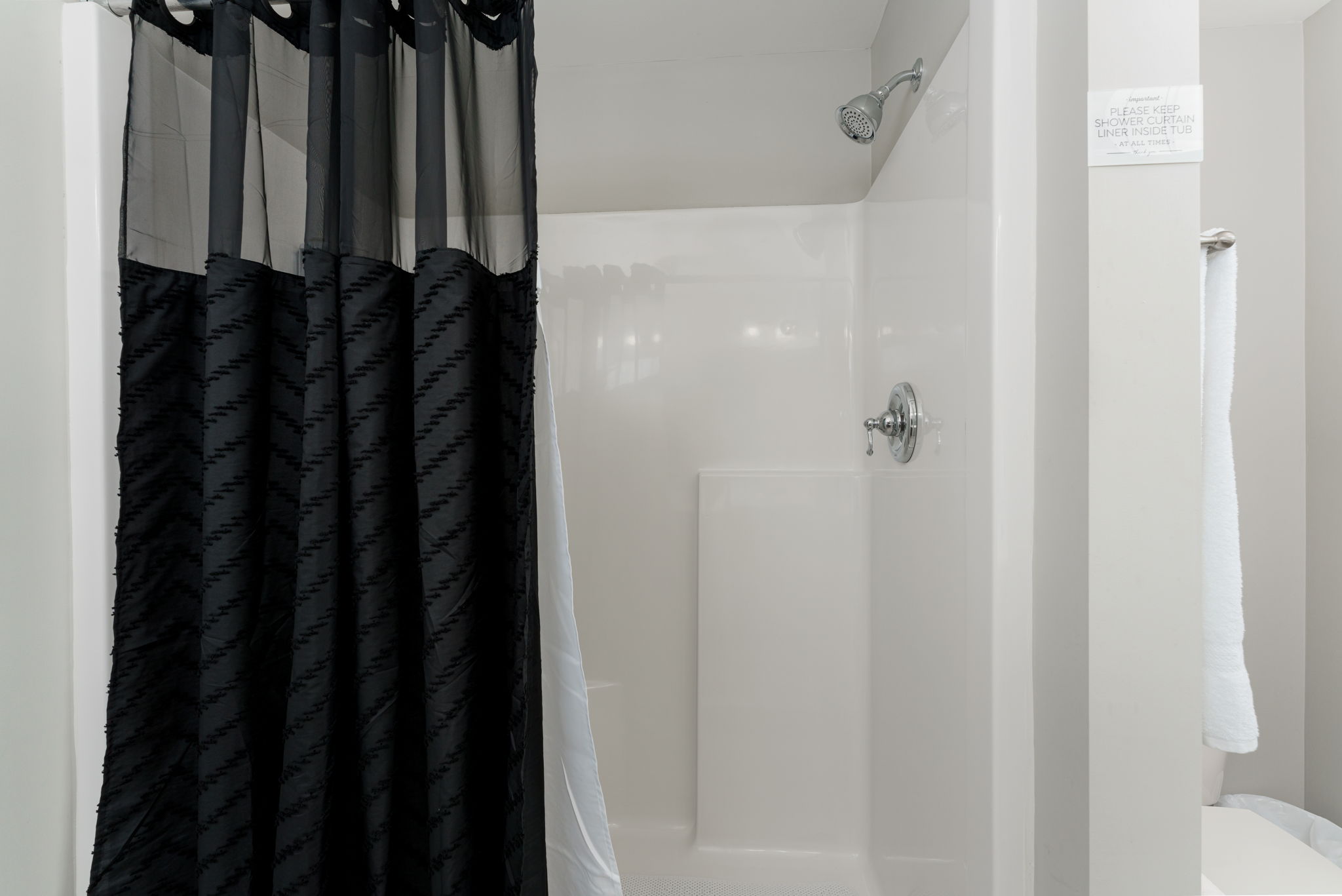 Primary ensuite bathroom — shower